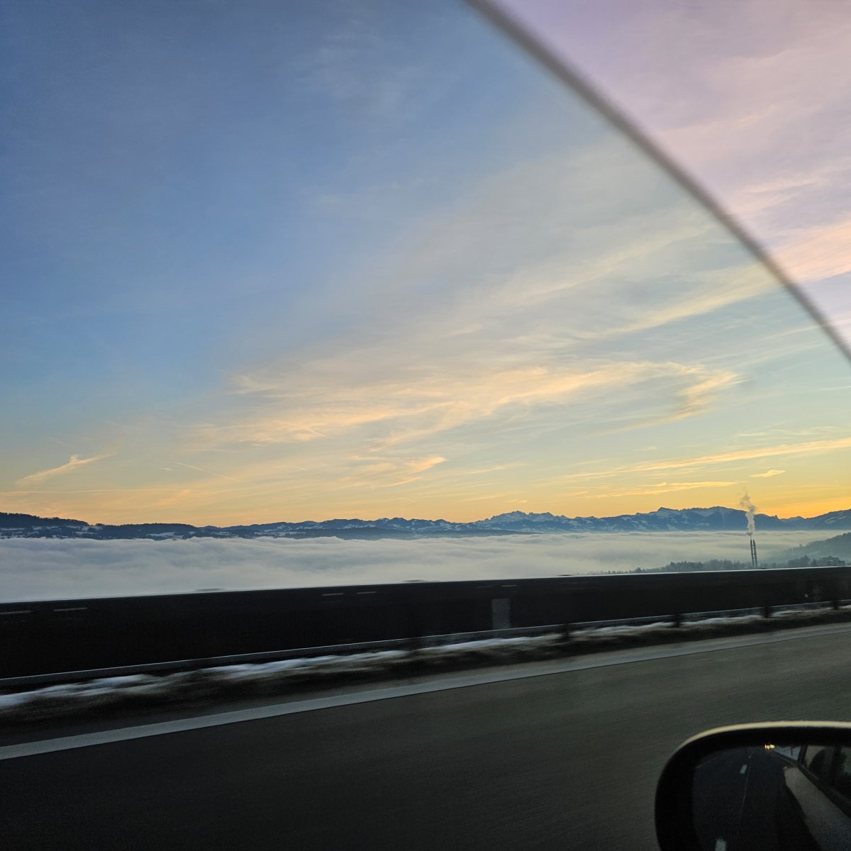 Nebelmeer über dem Zürichsee